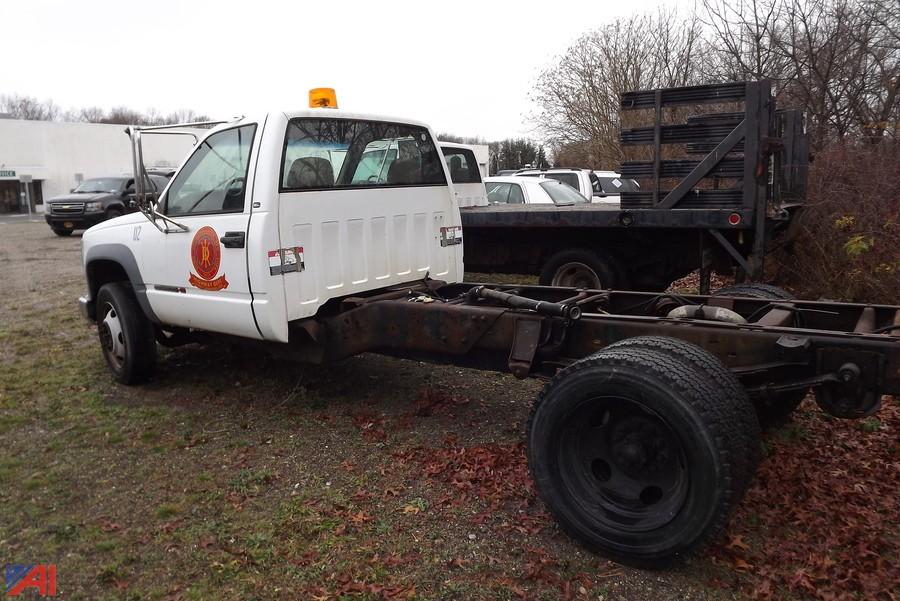 Auctions International Auction Brookhaven Fleet 9613 ITEM 1999 GMC