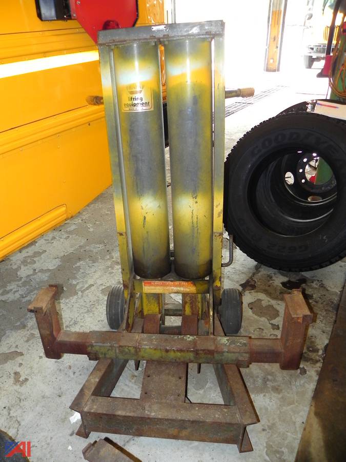 Auctions International Tupper Lake CSDNY 21573