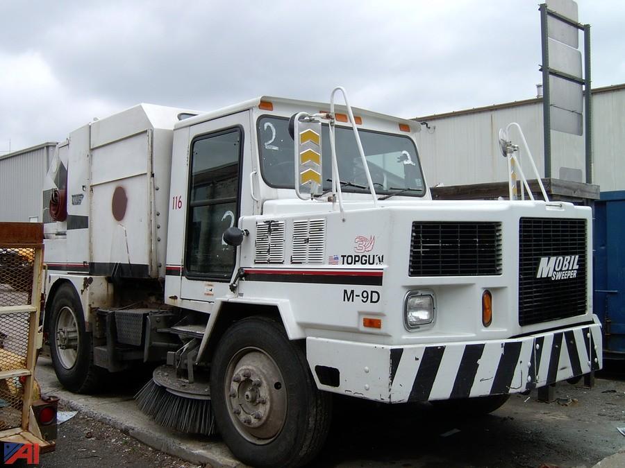 Auctions International Auction Village of Mamaroneck ITEM 1998