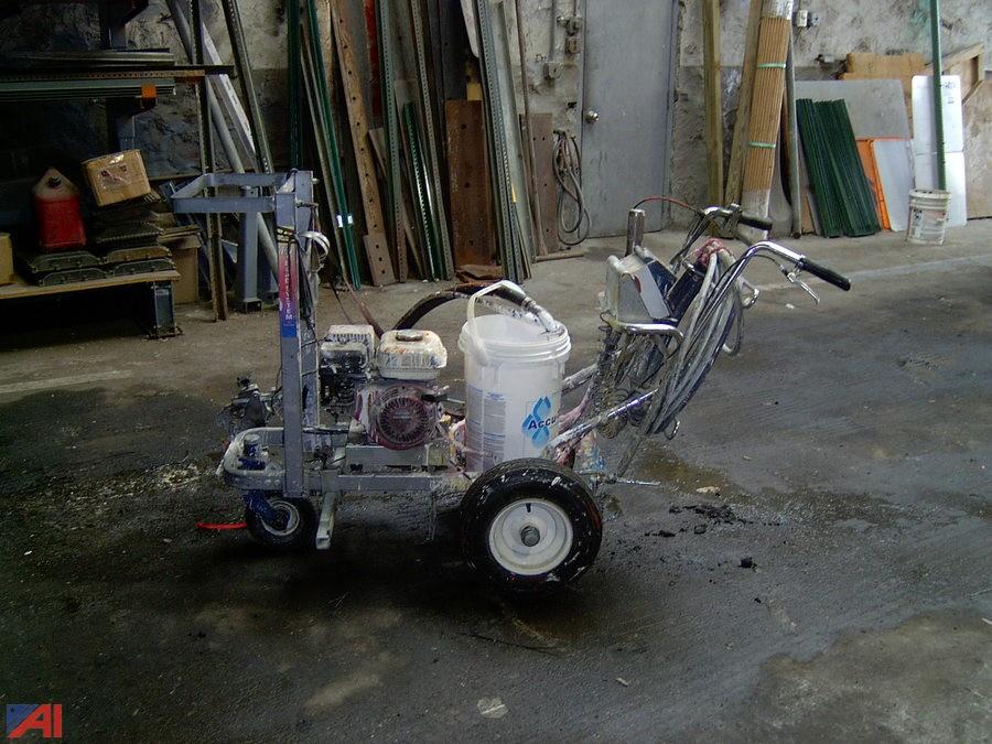 Auctions International Auction Village of Mamaroneck 5484 ITEM 2002 Graco Linelazer 3400