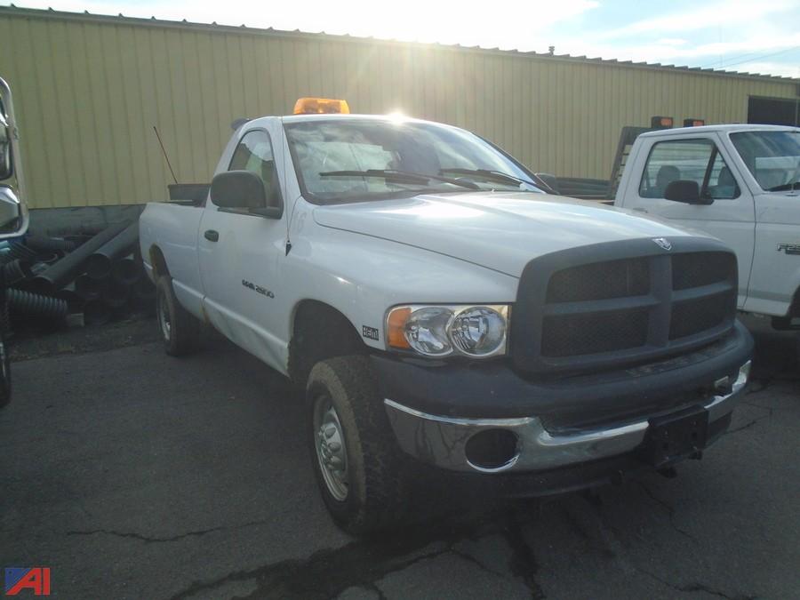 Auctions International Auction Town of Salina 6859 ITEM 2003 Dodge