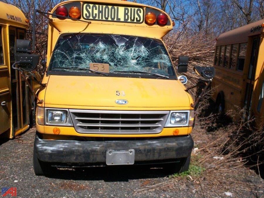 Auctions International Auction Scarsdale UFSD 7772 ITEM 1994 Ford