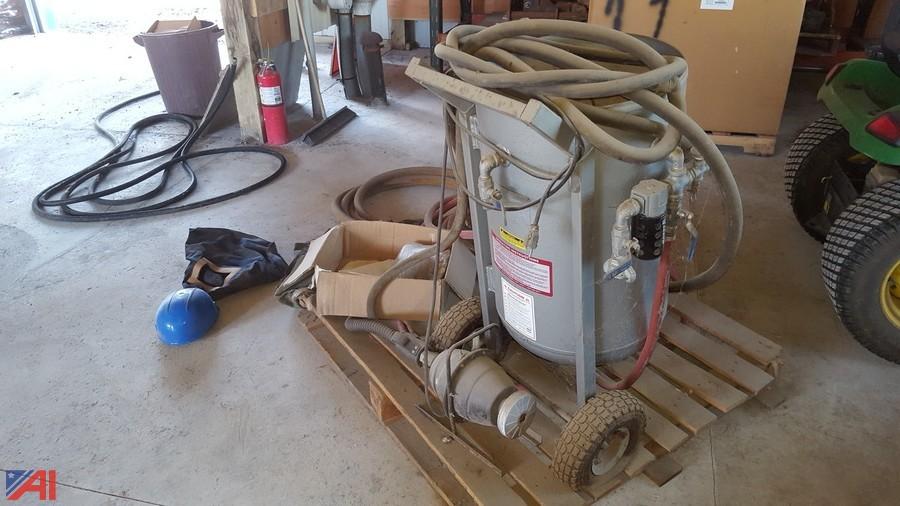 Auctions International Auction Town of Camillus Highway 7955 ITEM