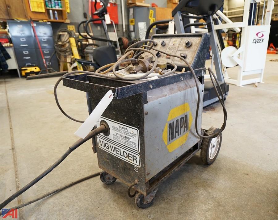 Auctions International Auction Pioneer CSD, NY 17479 ITEM Napa 83