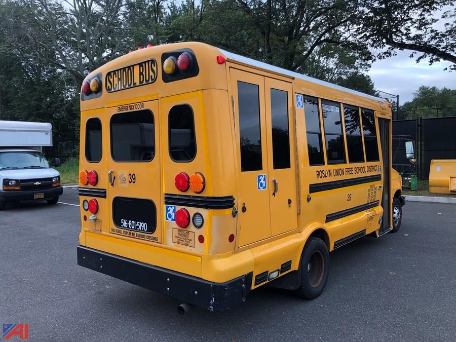 Auctions International Auction Roslyn CSDNY 18691 ITEM 2003 Ford