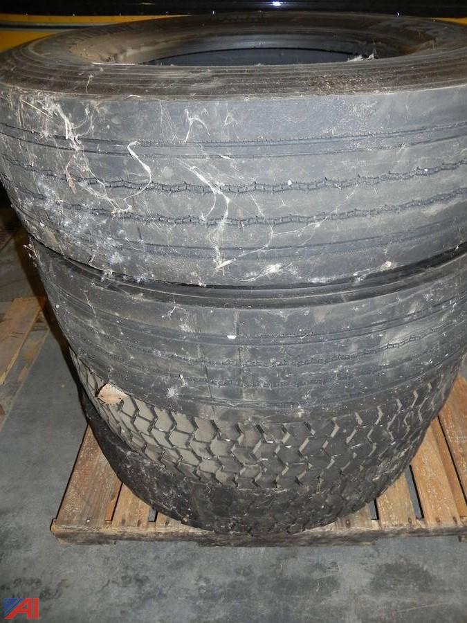 Auctions International Auction Canajoharie CSDNY 19625 ITEM (3) Miscellaneous Tires