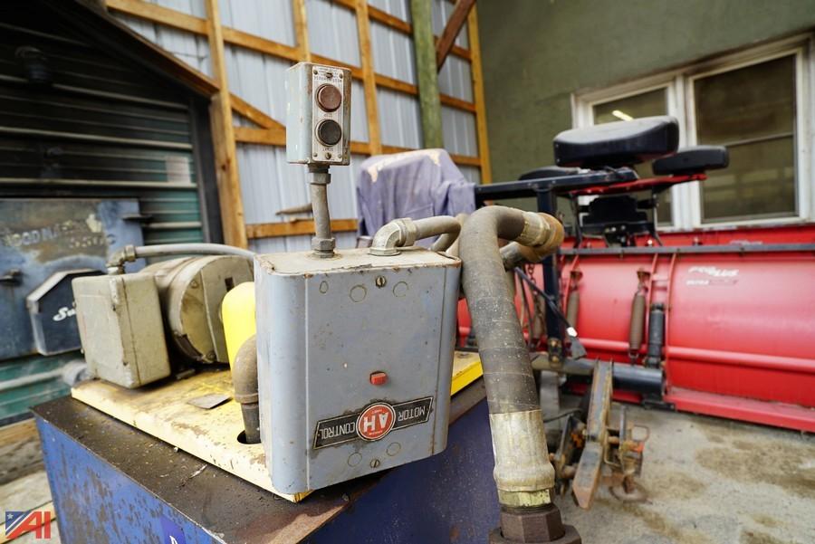 Auctions International Auction Town of Jerusalem HwyNY 19727 ITEM Rotary Hydraulic Oil