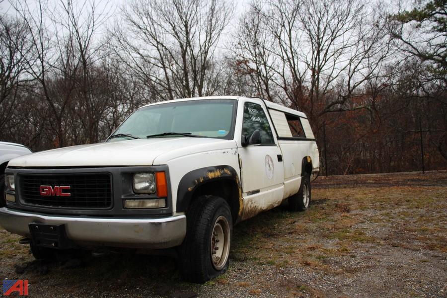 auctions international auction brookhaven fleet ny 20633 item 1999 gmc sierra 2500 pickup truck with cap auctions international