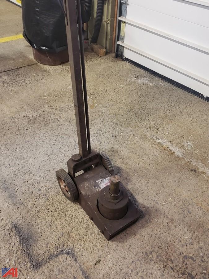 Auctions International Auction NYS Bridge AuthorityNY 20806 ITEM NAPA 22 Ton Air Jack