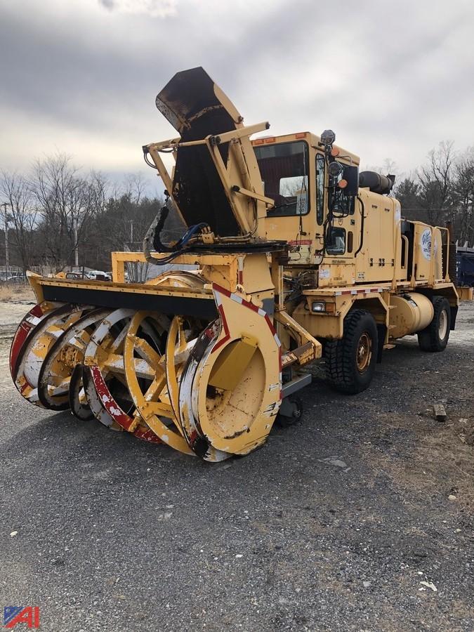 Auctions International Auction Business LiquidationMA 20870 ITEM 1993 Oshkosh HB2718B