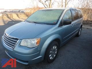 2009 Chrysler Town & Country LX Mini Van