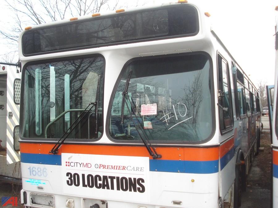 Auctions International Auction Nassau County Bus MTA ITEM 40' bus