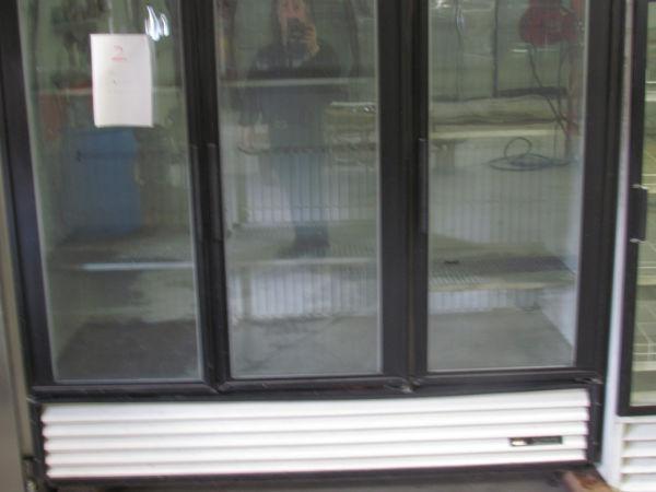 true 3 door glass cooler