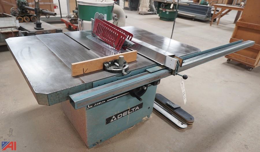 Delta RT40 Production Tilting Arbor Table Saw Fence 3PH Auction Auctions International