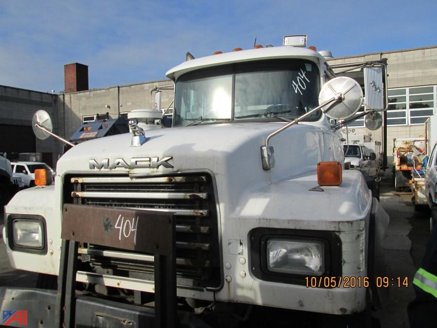 Auctions International Auction City of Yonkers 9344 ITEM 2000 Mack