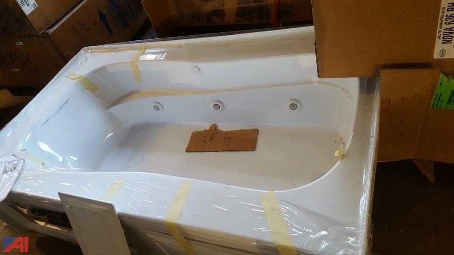 Auctions International Auction Business Liquidation 9374 ITEM Lasco Hydro Massage Bathtub