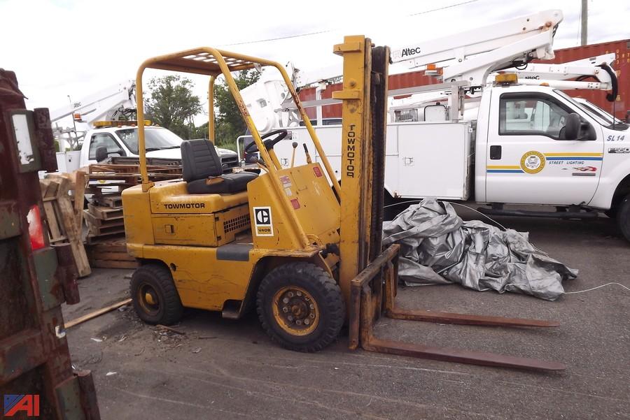 Auctions International Auction Town Of Hempstead Forklifts 11096 Item Towmotor V404b Forklift