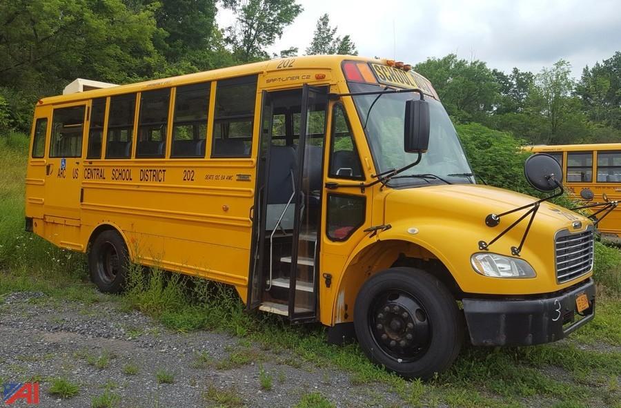 USA ストリート看板　SCHOOL BUS 2006 Blue Bird All American 78 Passenger School Bus - B37868