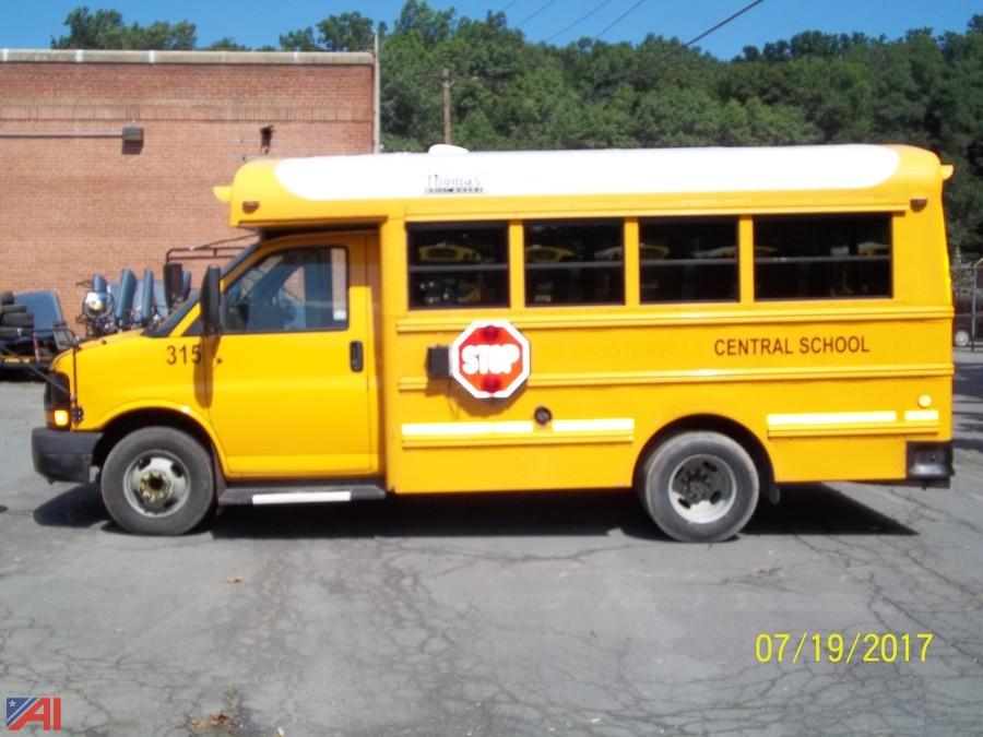 chevy express 3500 bus