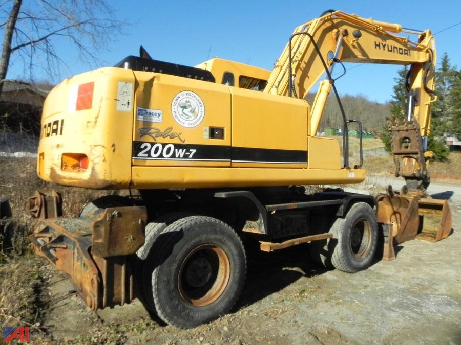 Auctions International - Auction: Town of Rockland #12839 ITEM: 2004 Hyundai  Rolex 200 W-7 Excavator on Wheels