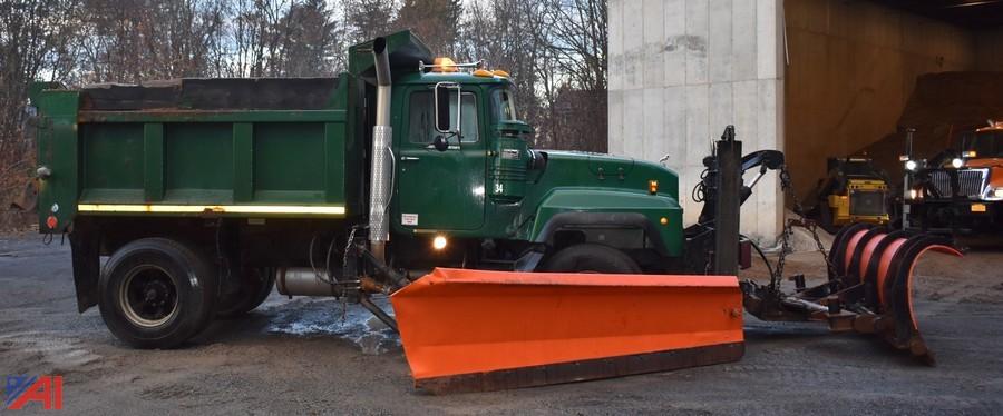 Auctions International Auction Town Of Marbletown 12887 Item 1999 Mack Rd690p Dump W Plow Wing
