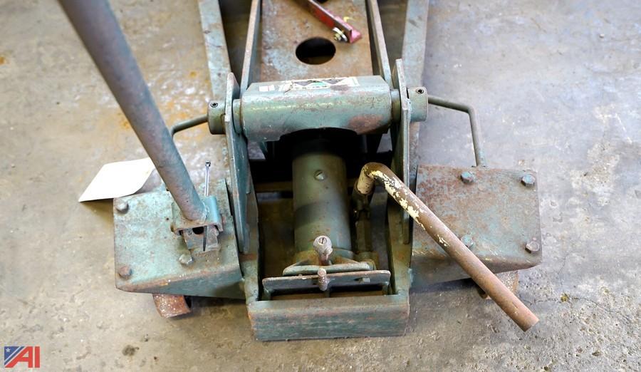 Auctions International Auction Lancaster CSD, NY 13719 ITEM Weaver