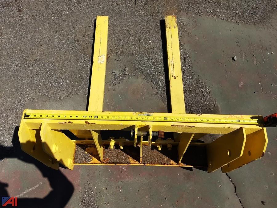 Auctions International Auction Frontier CSD, NY 14005 ITEM (1) Set