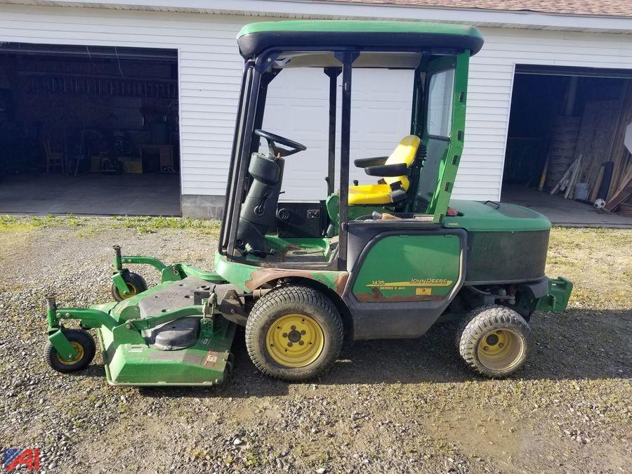 Auctions International Auction Avoca CSD, NY 14773 ITEM John Deere