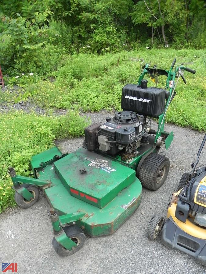 Lot 0007 36 Ransomes Bobcat 930010 Walk Behind Mower