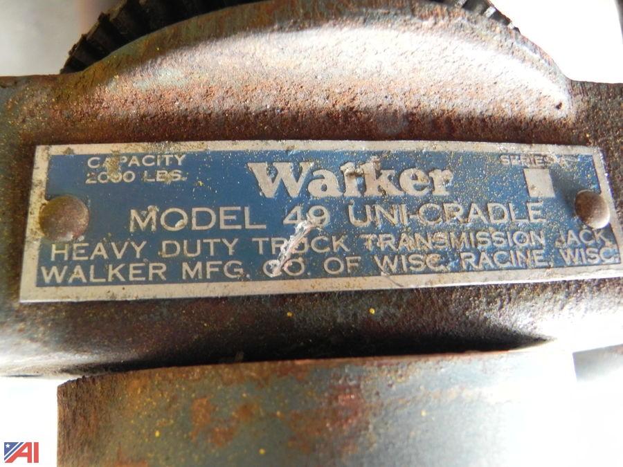 Lot #0001: Walker, Model #49 Uni-Cradle Heavy Duty Truck