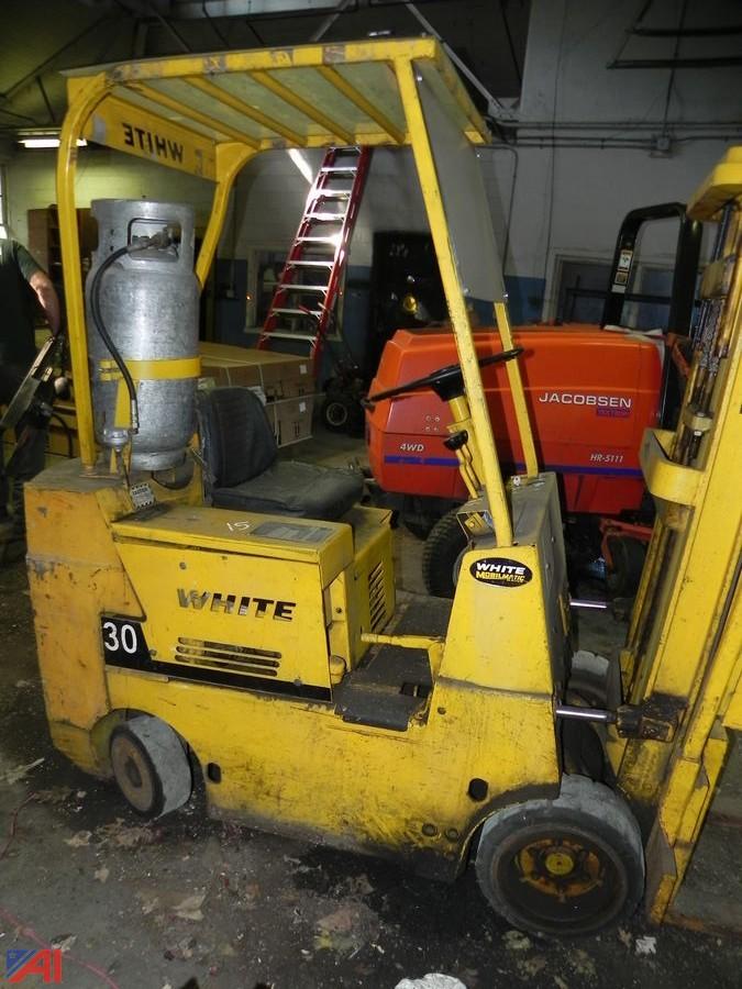 Auctions International Auction North Rockland Csd Ny 15548 Item White Ma30s Forklift