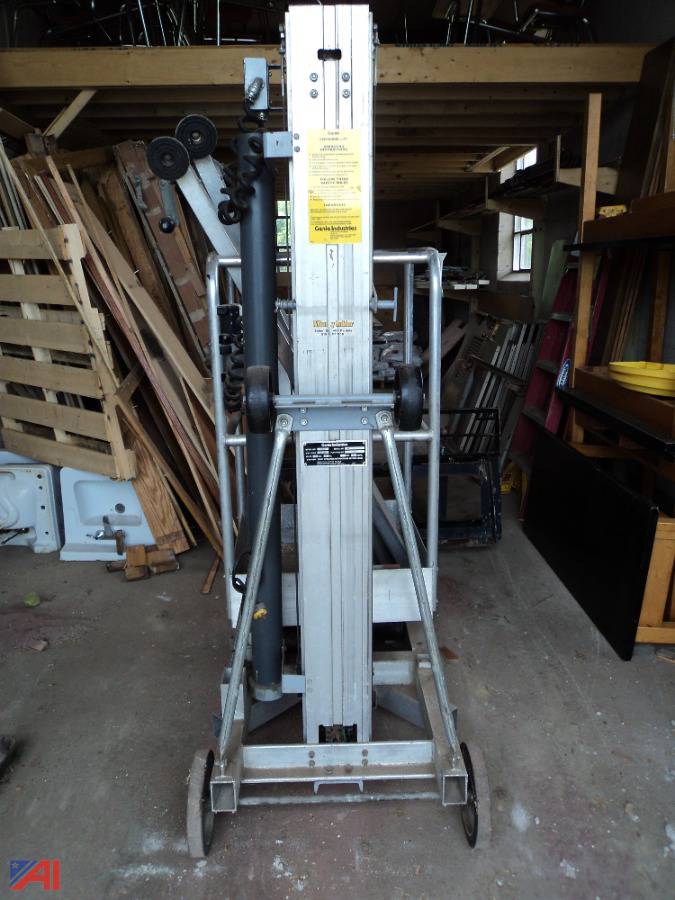 Auctions International Auction Salem CSDNY 21728 ITEM Genie PLC