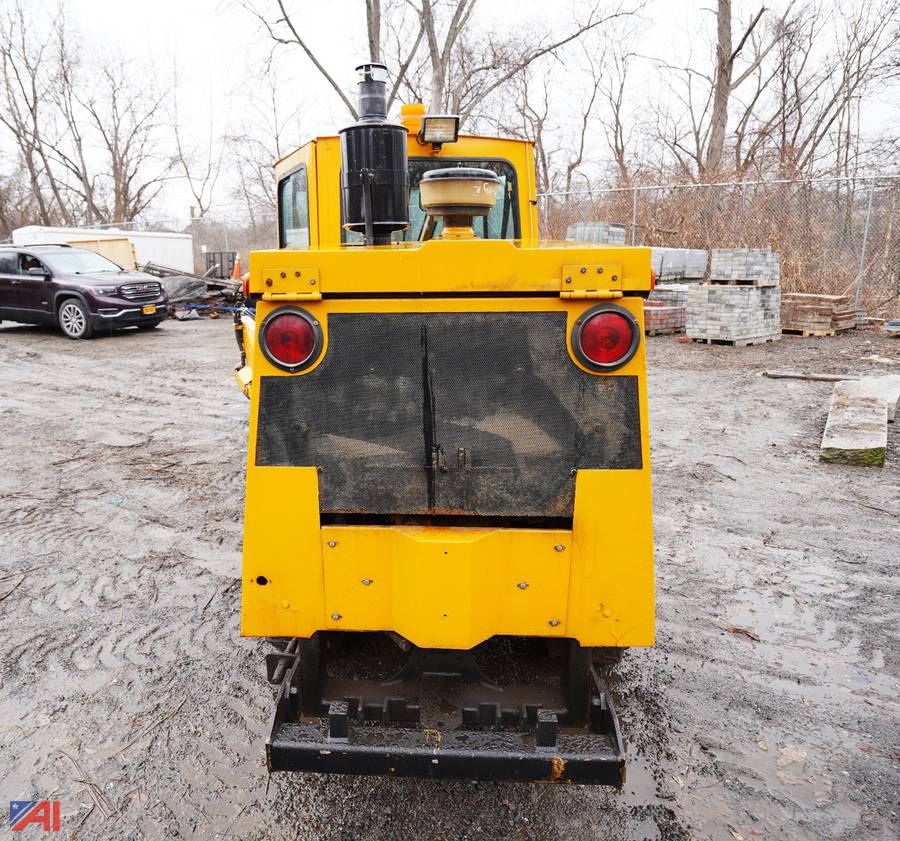 Auctions International Auction University of RochesterNY 21952 ITEM 1998 Trackless MT5