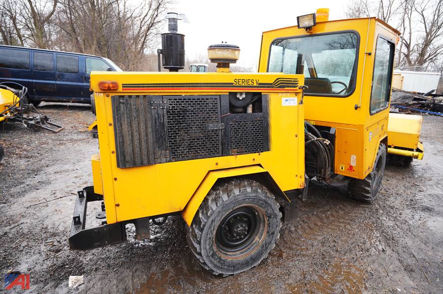 Auctions International Auction University of RochesterNY 21952 ITEM 1998 Trackless MT5