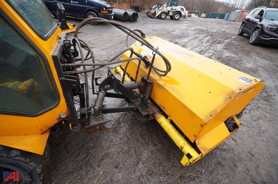 Auctions International Auction University of RochesterNY 21952 ITEM 1998 Trackless MT5