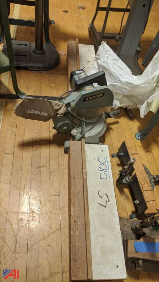 Auctions International Auction: Rome CSD NY #22054 ITEM: Various Saws