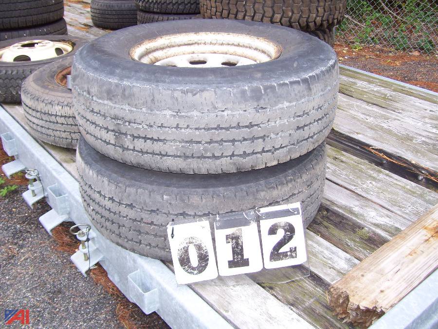 Auctions International Auction Town Of Sharon Dpw Ma Item Lt265 75r16 Tires