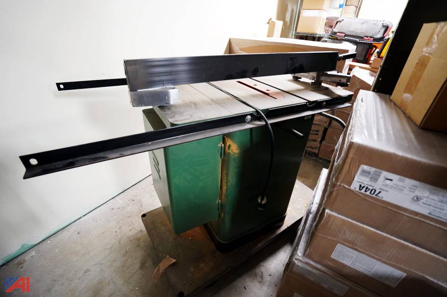 Auctions International Auction Amherst CSDNY 22319 ITEM Grizzly