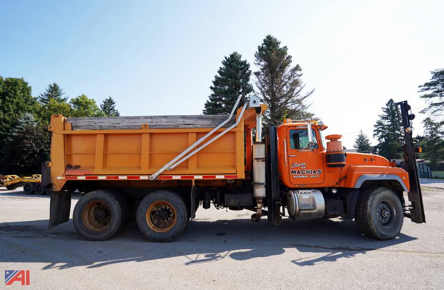 Auctions International Auction Town of Machias HwyNY 22473 ITEM