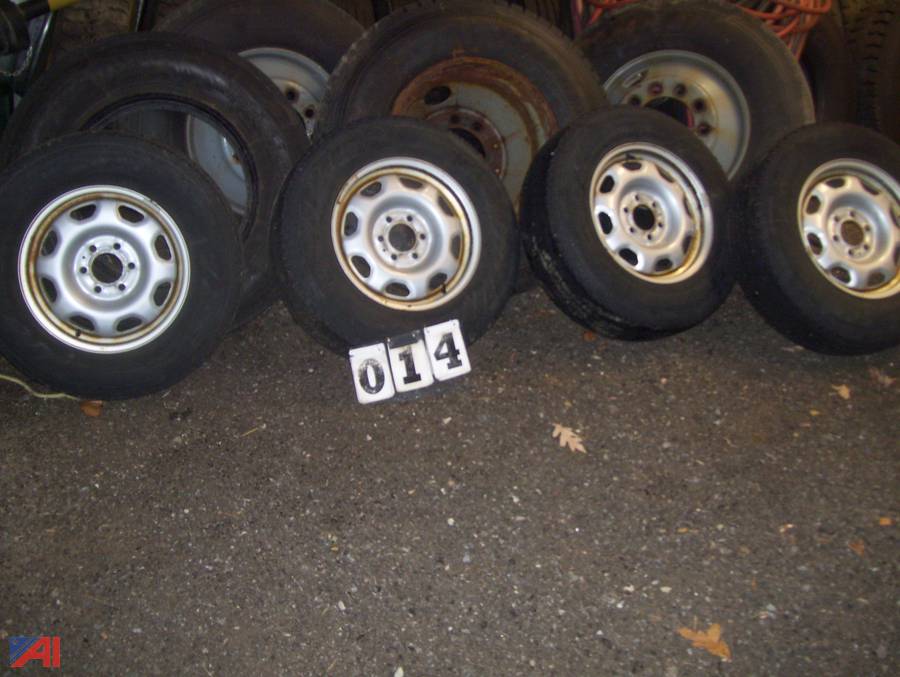 Auctions International Auction Town of Lakeville DPWMA 23385 ITEM