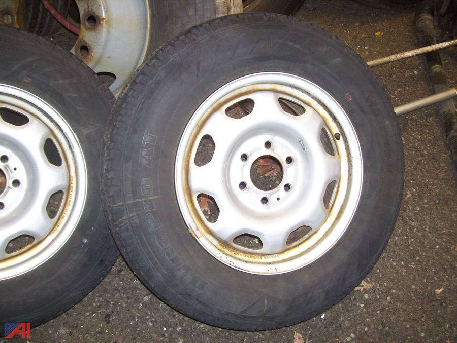 Auctions International Auction Town of Lakeville DPWMA 23385 ITEM