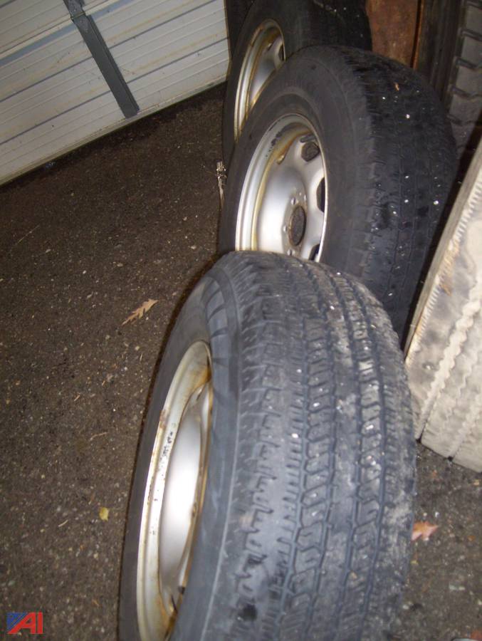 Auctions International Auction Town of Lakeville DPWMA 23385 ITEM