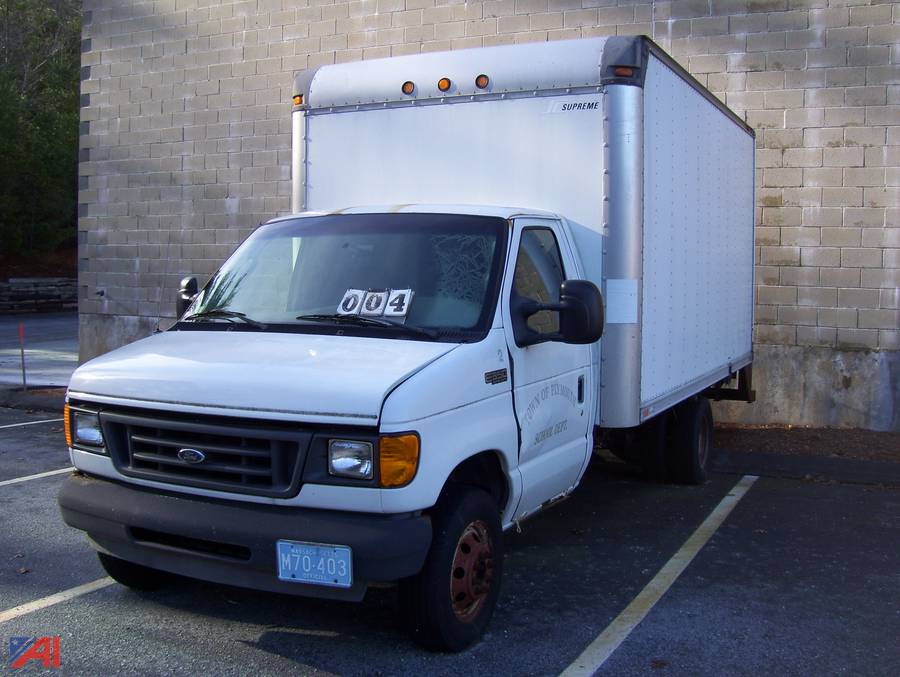 Auctions International Auction Town Of Plymouth Schools Ma Item 03 Ford 50 Super Duty Box Truck