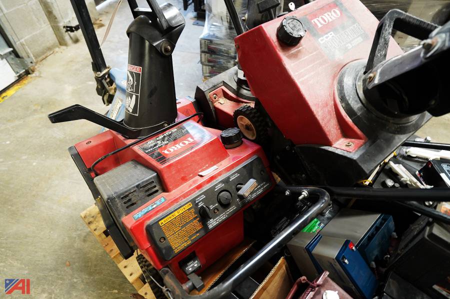 Auctions International - Auction: Dunkirk CSD-NY #23653 ITEM: Toro Snow