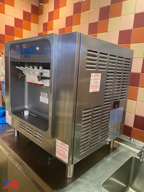 Taylor 162 Soft Serve Ice Cream Frozen Yogurt Machine 1Ph Water