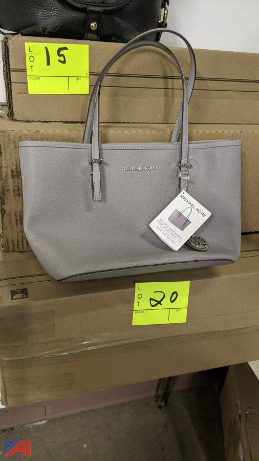 Auctions International - Auction: City of Syracuse Police Evidence-NY  #26150 ITEM: Gray Michael Kors Purse