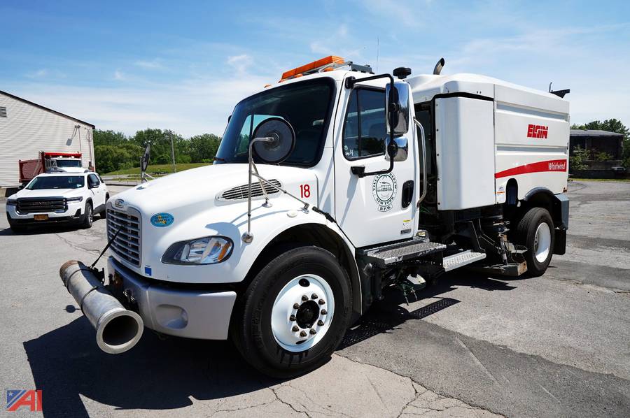 2008 Freightliner 16M Elgin Whirlwind MV Street Sweeper