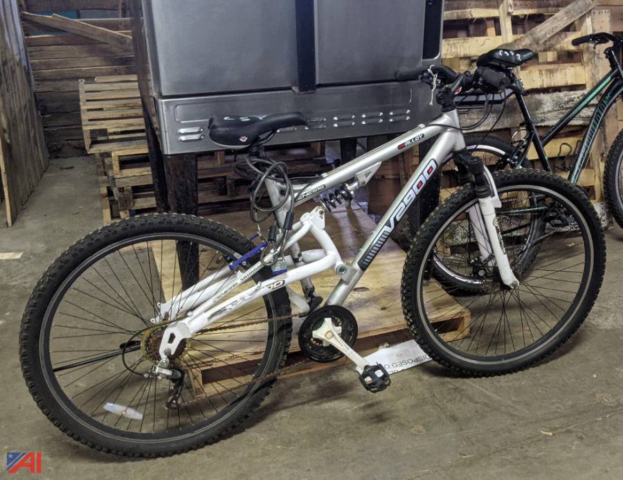 Genesis v2900 best sale mountain bike