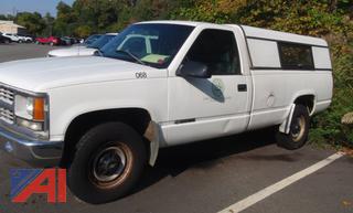 (#13) 2000 Chevy C/K 2500 Pickup Truck with Cap
