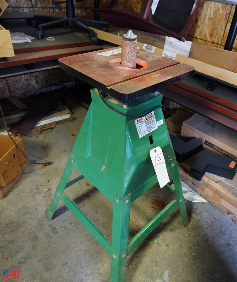 Auctions International Auction Bath CSDNY 26946 ITEM Grizzly